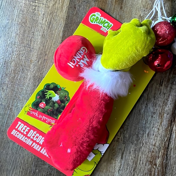 Grinch Arm Tree Decor - Picture 3 of 7